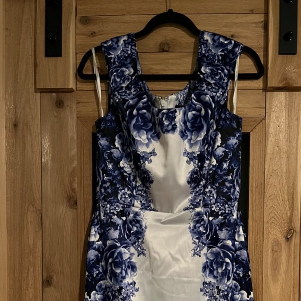 White House Black Market Floral Printed Sheath Dress